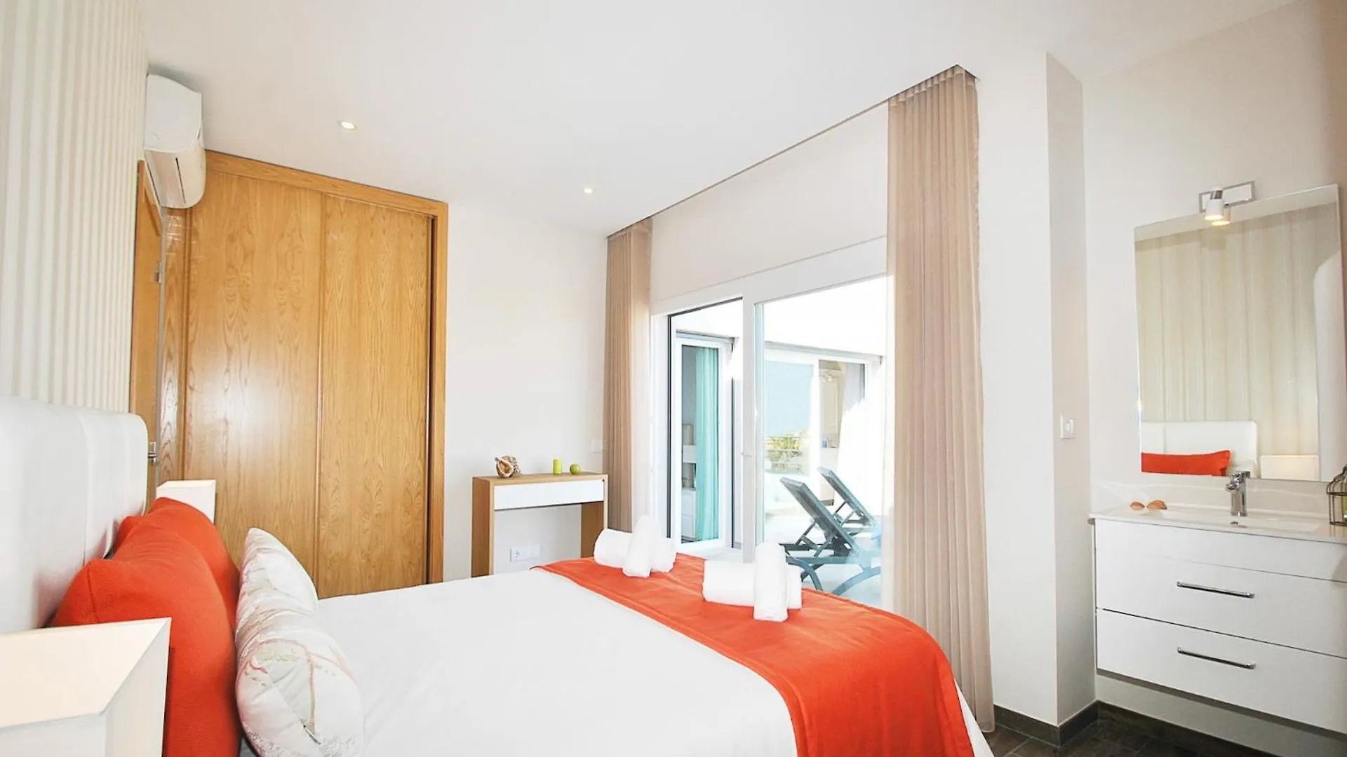 New Villa W Private Heatable Pool Armacao de Pera
