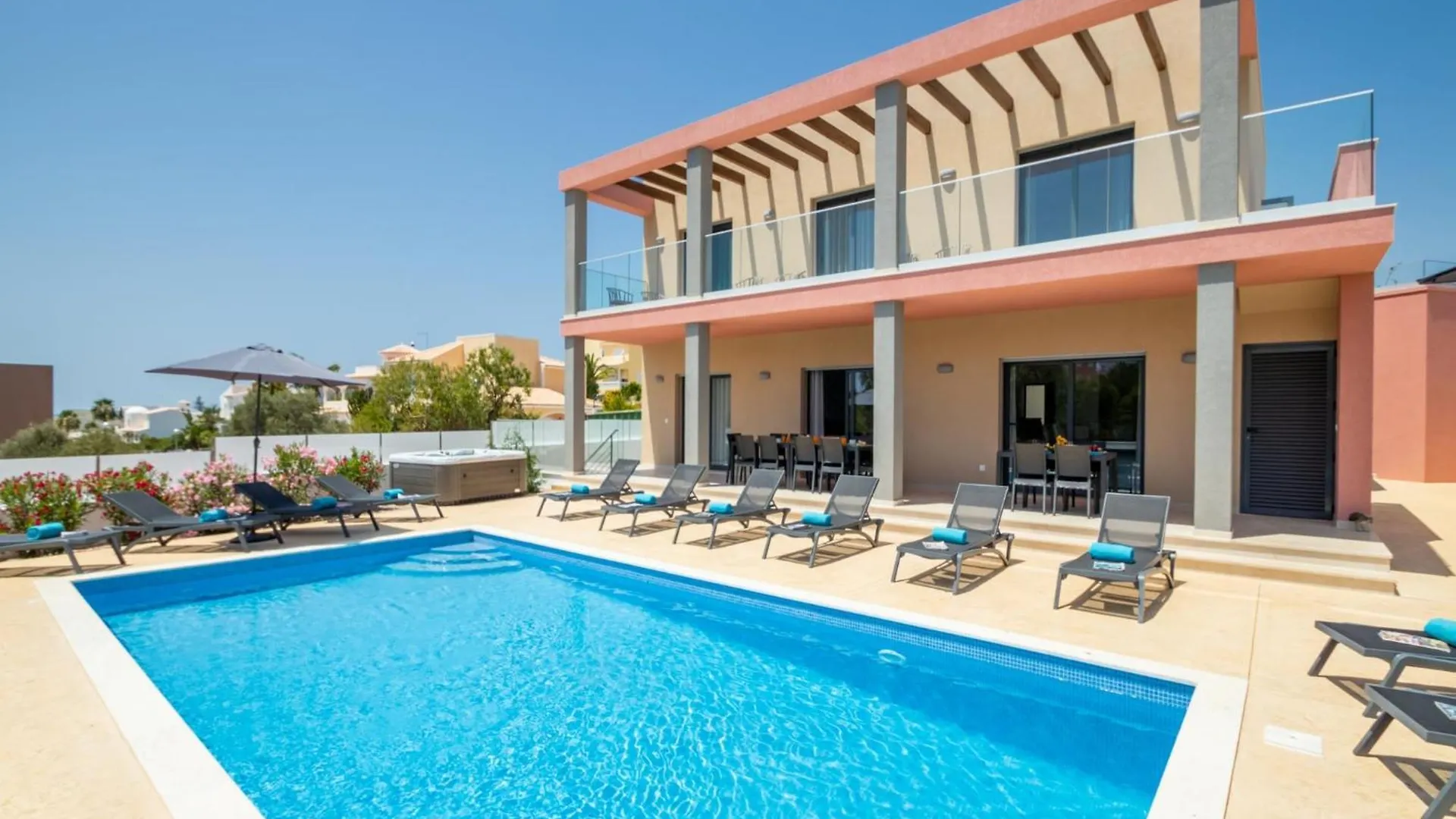 New Villa W Private Heatable Pool Armacao de Pera