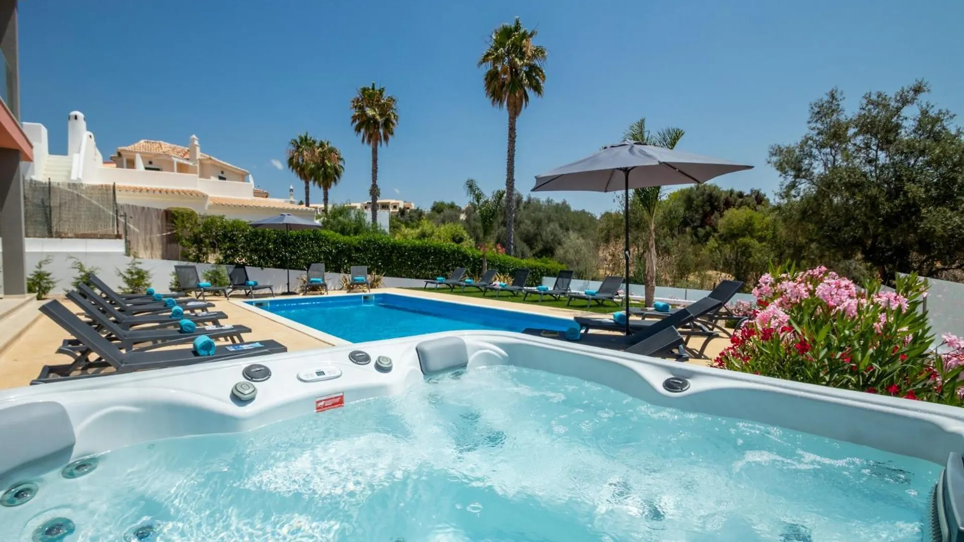 New Villa W Private Heatable Pool Armacao de Pera Portugal